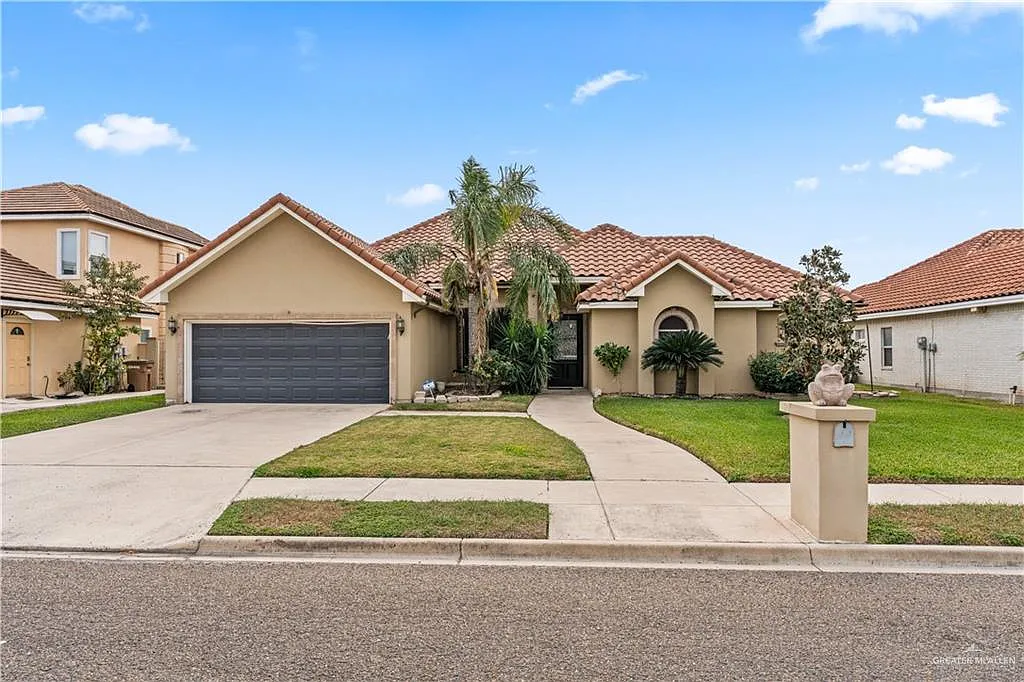 3 bed, 2.5 bath, 2335 sqft, $2,350 — Photo 1