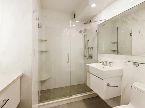 1175 York Avenue image 8 of 15