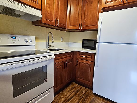 5th image of 1412 Kewalo St APT 303