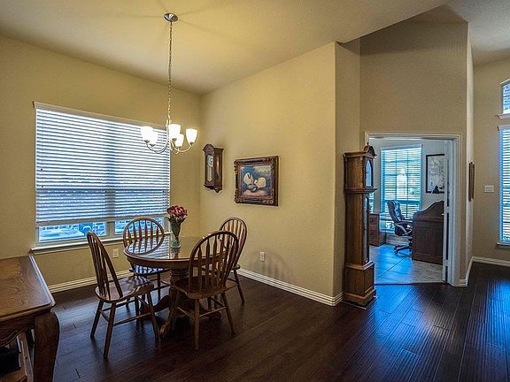 5th image of 2713 Pioneer Dr