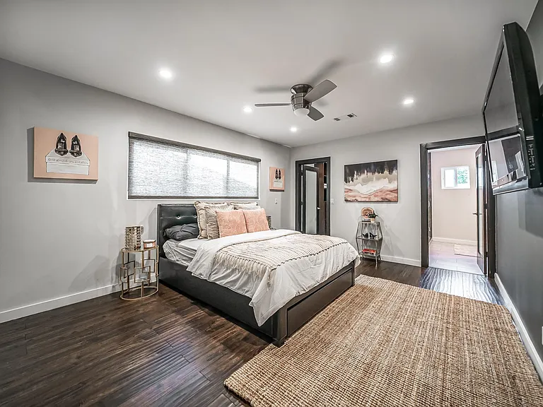 5751 Corteen Pl — Photo 18