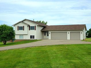 990 158th St, Hammond, WI 54015