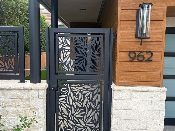 2nd image of 962 Grand Ave