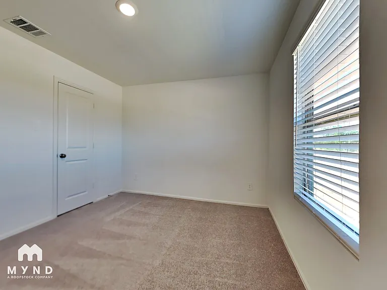 513 Brook Terrance Ln — Photo 4