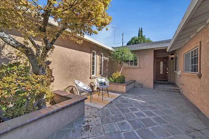 Building Photo - 5772 Herma St