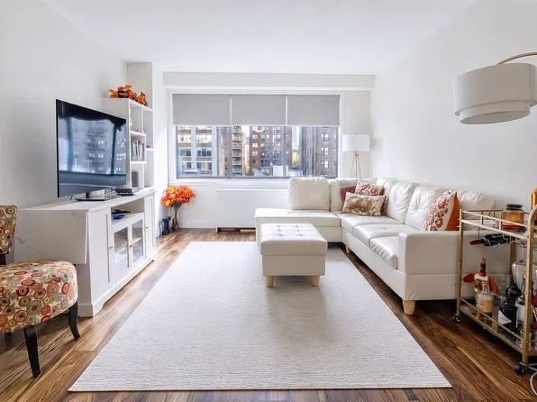 345 E 73rd St APT 9G, Manhattan, NY 10021
