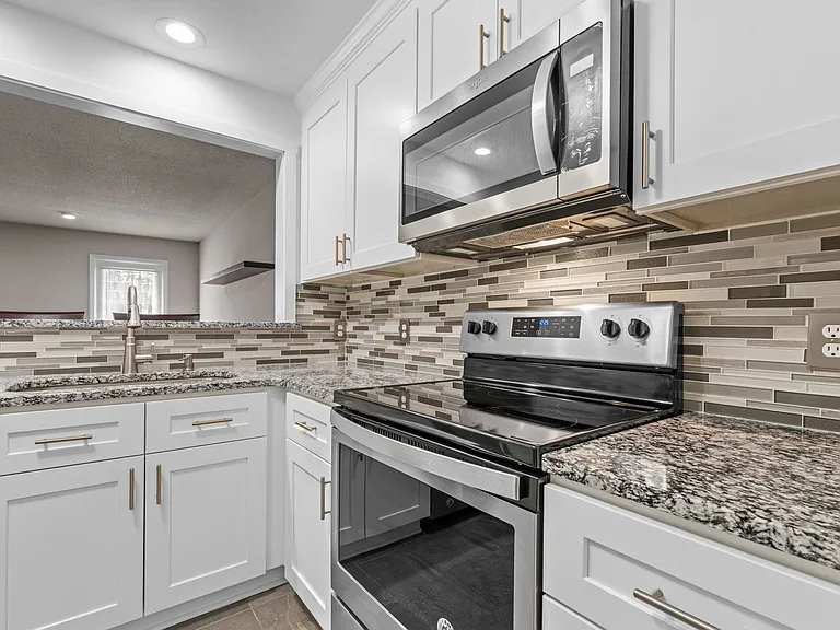 5624 Darrow Dr — Photo 7