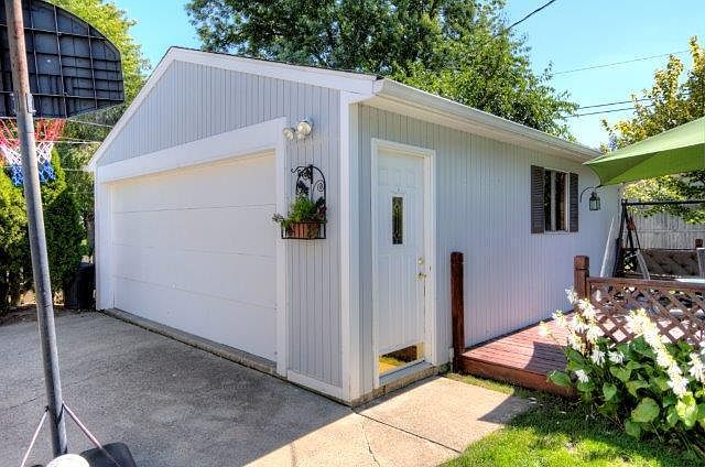 1st image of 114 Nichols Dr