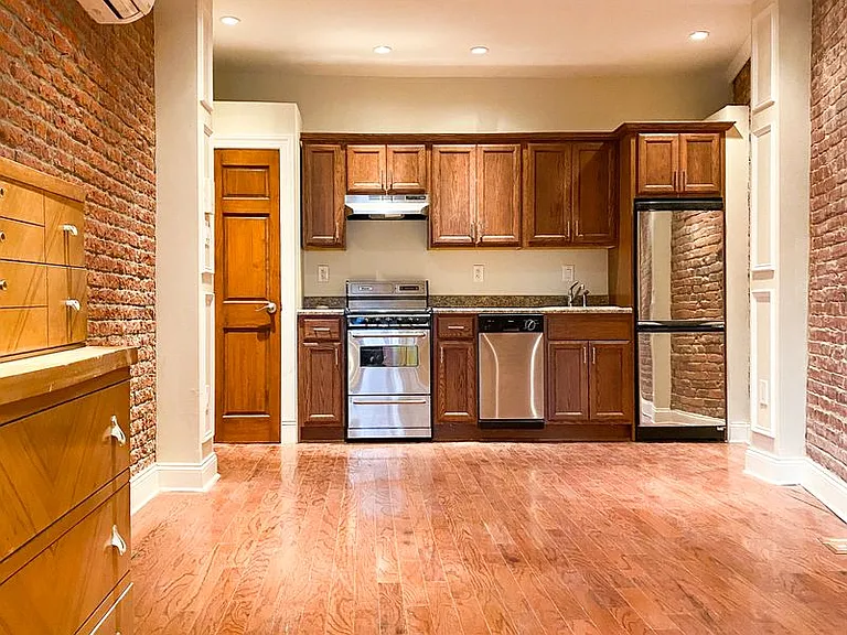 1122 E Passyunk Ave — Photo 4