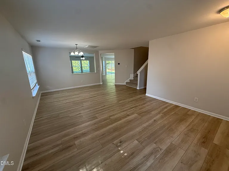 220 Milpass Dr — Photo 8
