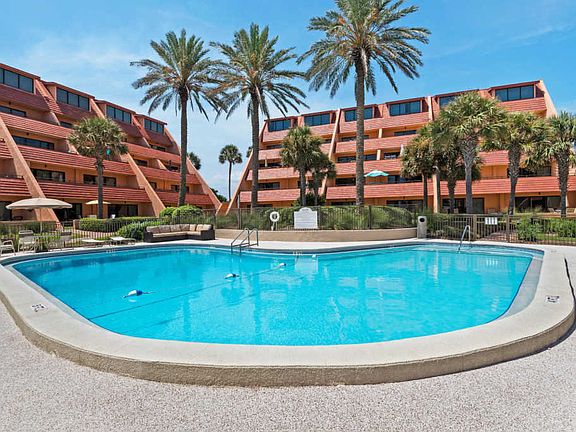 3rd image of 520 Gulf Shore Dr Unit 105