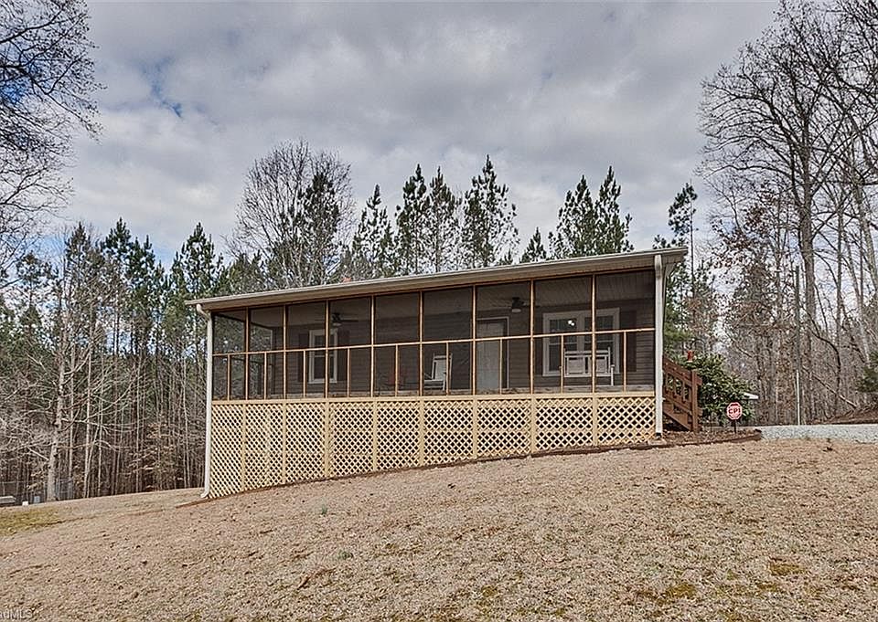 1st image of 404 Kennedy Farm Rd S