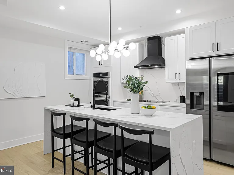 616 NW Kenyon St NW #3 — Photo 6