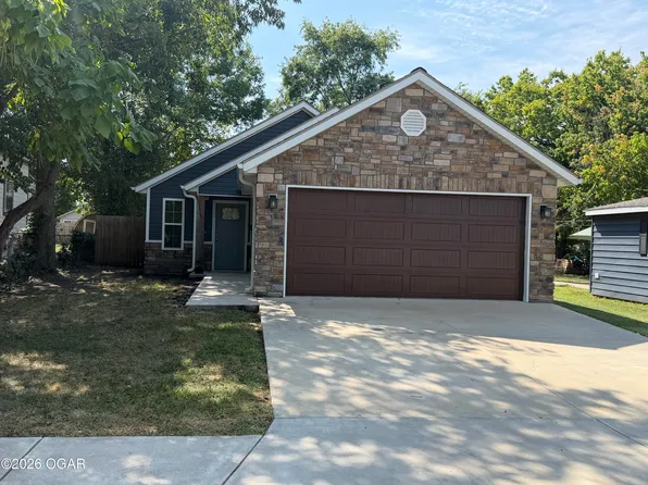 614 N Webb St, Webb City, MO 64870