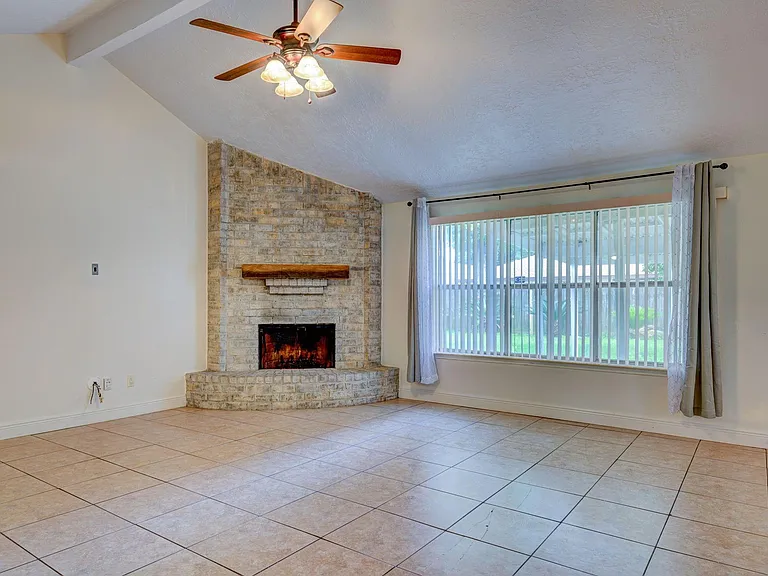 9742 Charmont Rd — Photo 6
