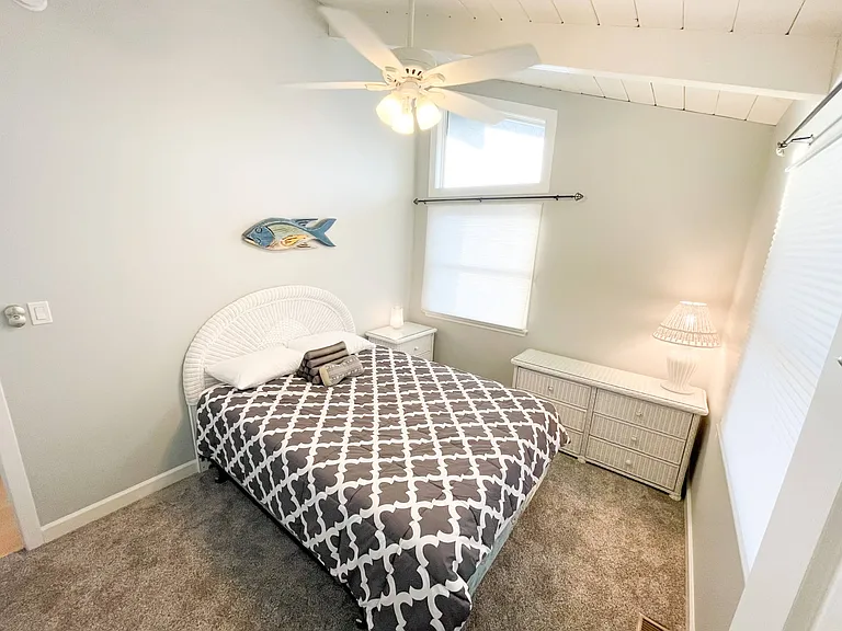 136 Henlopen Dr — Photo 30