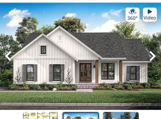 8 Old Pelham Rd, Belchertown, MA 01007