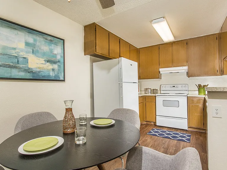Stonegate Apartments — Photo 8
