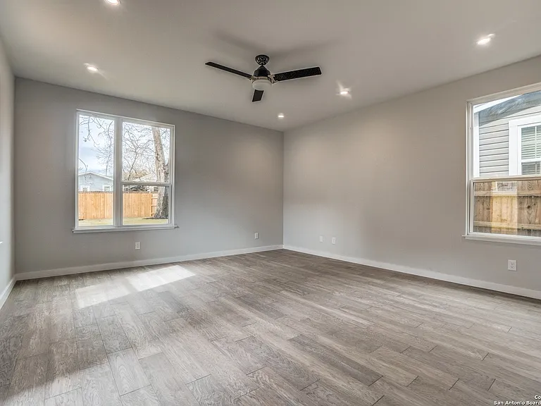 319 Piedmont Ave — Photo 15