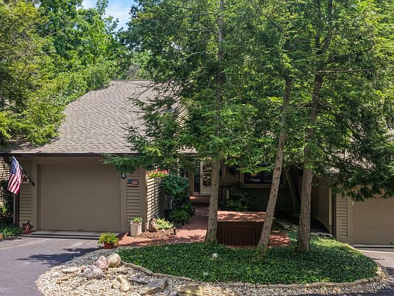4th image of 30 Big Oak Ln #8