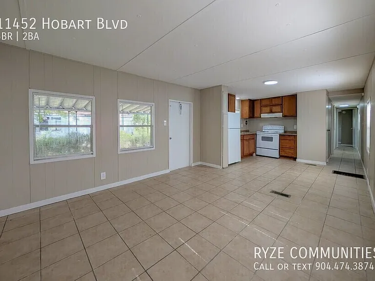 11452 Hobart Blvd — Photo 6