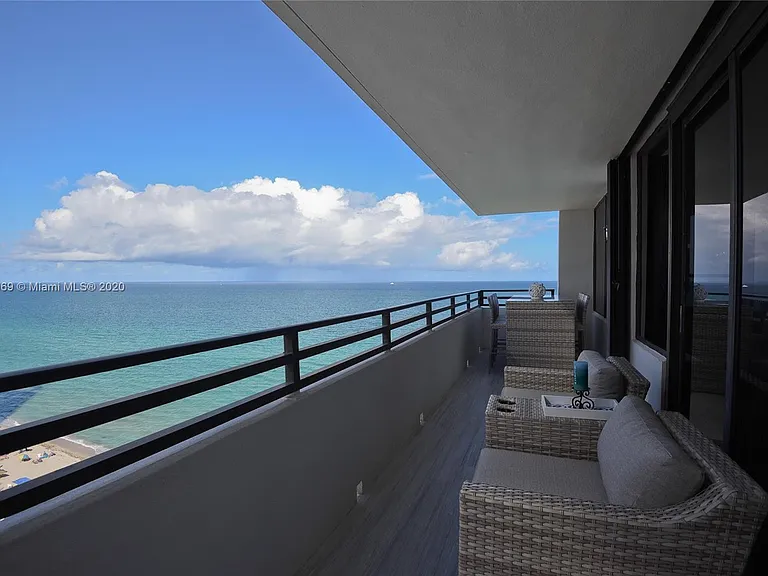 3505 S Ocean Dr #Penthouse 12 — Photo 14