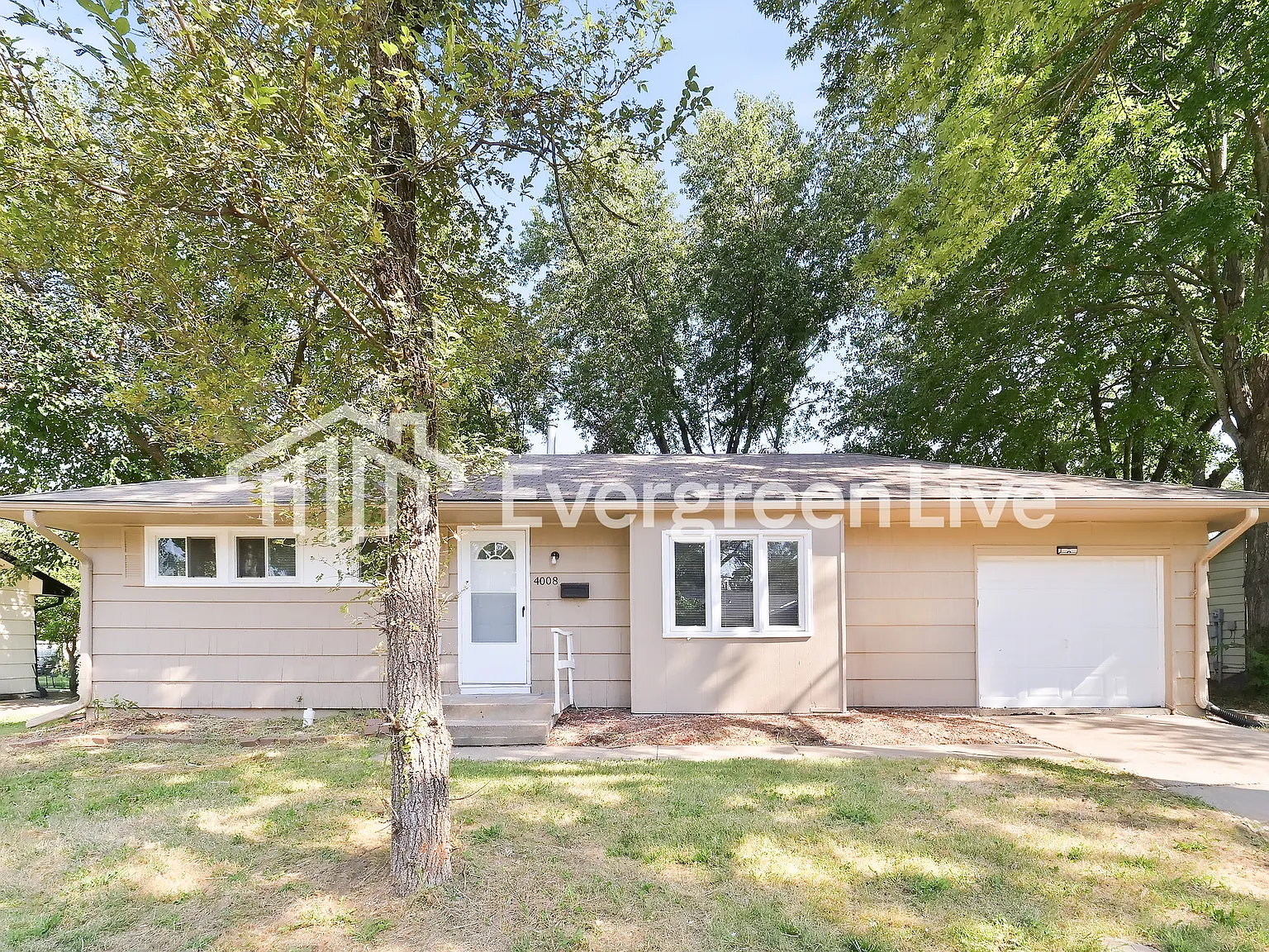 3 bed, 1.0 bath, 960 sqft, $1,545 — Photo 1