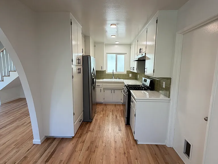 8535 Lookout Mountain Ave — Photo 8