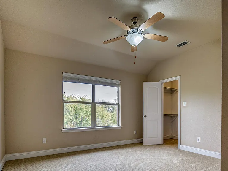 725 Rembrandt Ct — Photo 31