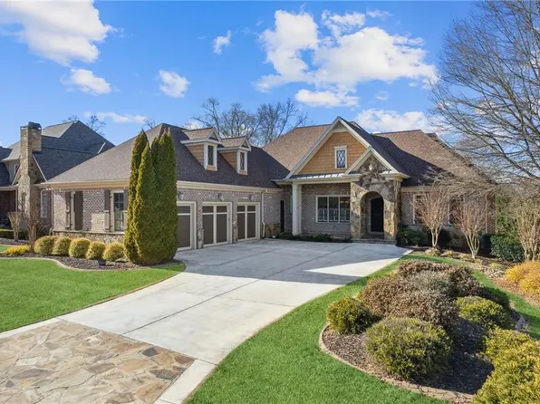 207 Slate Dr, Buford, GA 30518