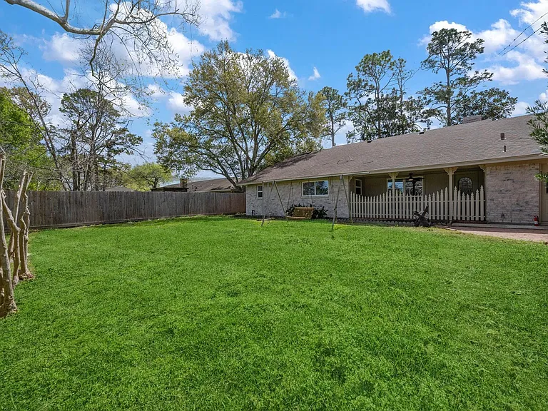 210 Ridgemont Dr — Photo 26