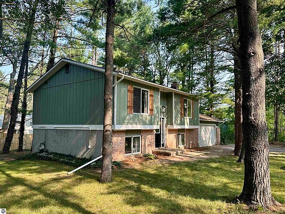 2nd image of 4591 Bridlewood Dr