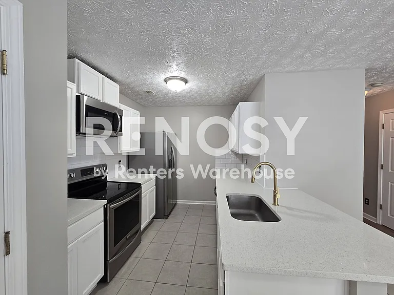 5533 Strathmoor Manor Cir — Photo 11