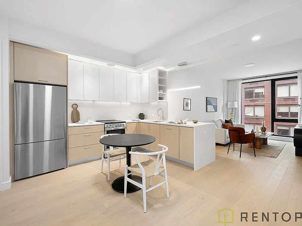 1st image of 555 W 45th St #101N