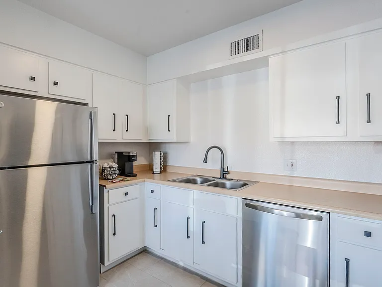 1564 N Paseo La Tinaja — Photo 20