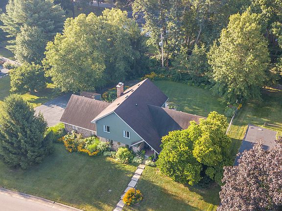3rd image of 9017 Black Hawk Ln
