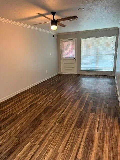 3 bed, 2.0 bath, 1250 sqft, $1,600 — Photo 2