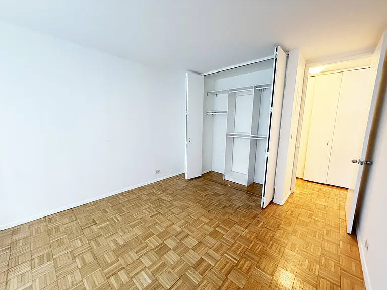 235 E 40th St #12E — Photo 8