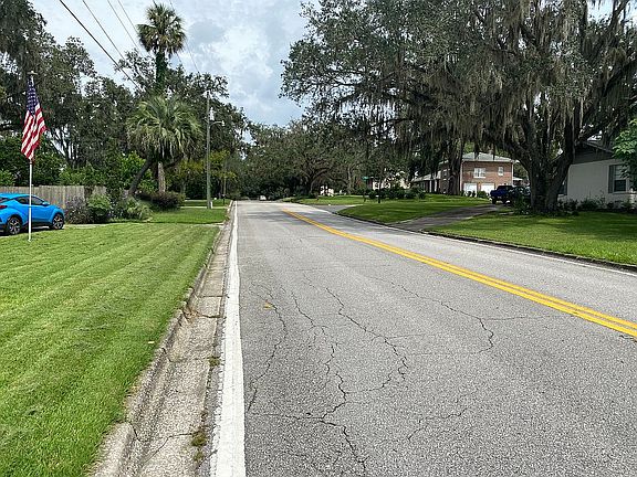 5th image of 2935 SE 11th Ave
