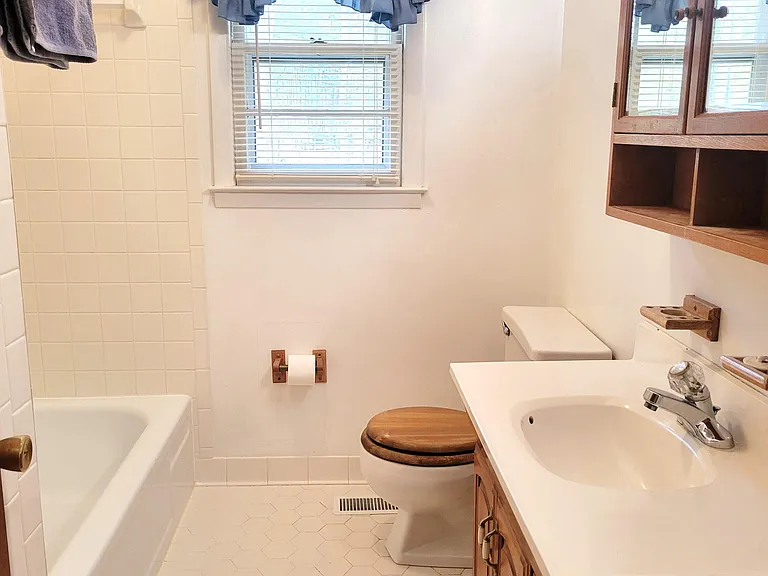 735 W Philadelphia Ave — Photo 16