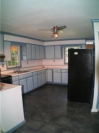 Huge country style kitchen with new Appliances