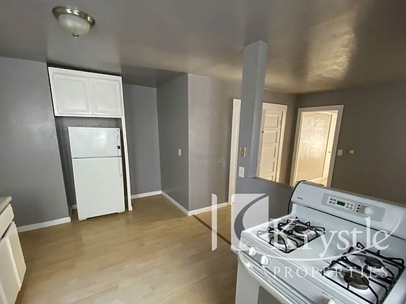 4th image of 130 Alabama St #A