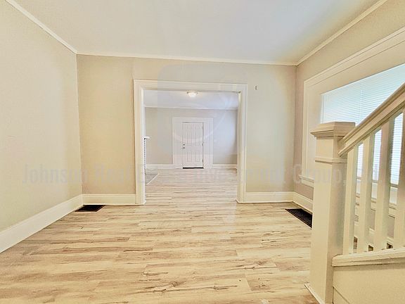 Dining room.