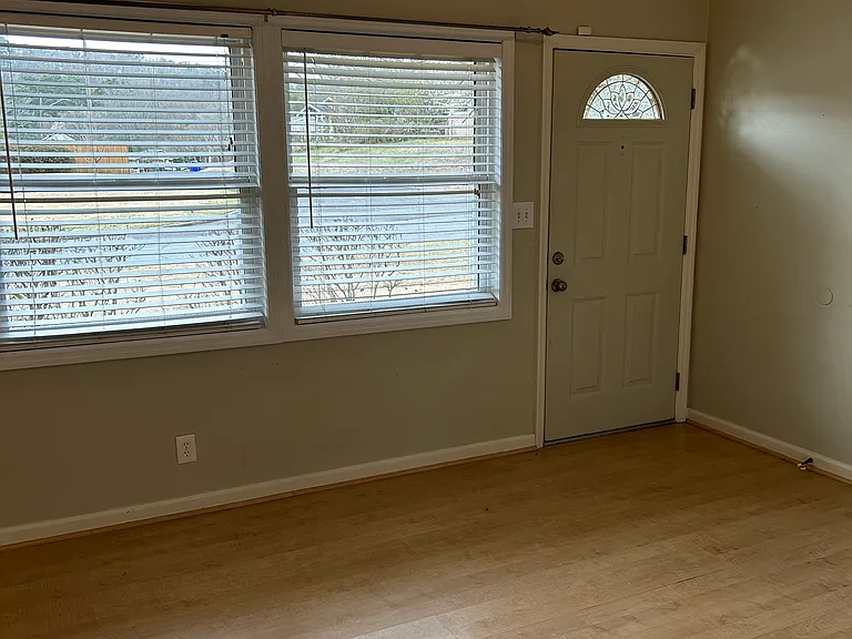 4732 Maryland Ave — Photo 3