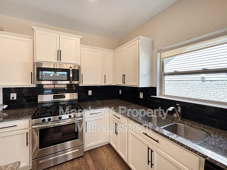 120 Starlight Dr — Photo 9