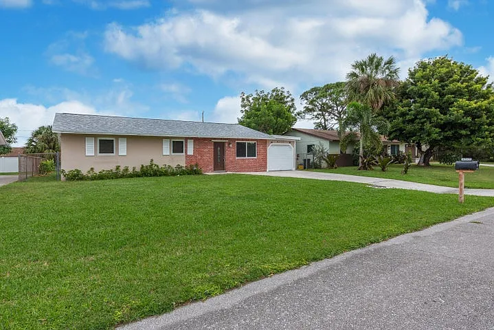 3 bed, 1232 sqft, $3,300 — Photo 2
