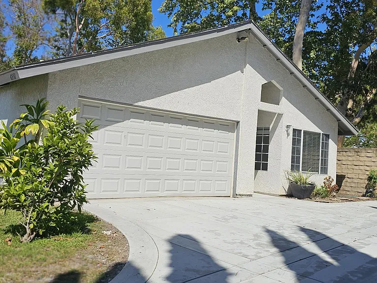 4551 Parkglen Cir — Photo 2