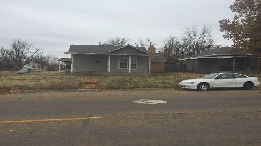 1st image of 601 Avenue I NW