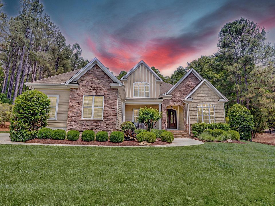 1st image of 216 Colonial Ridge Dr