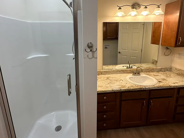 101 Fairlane St — Photo 6